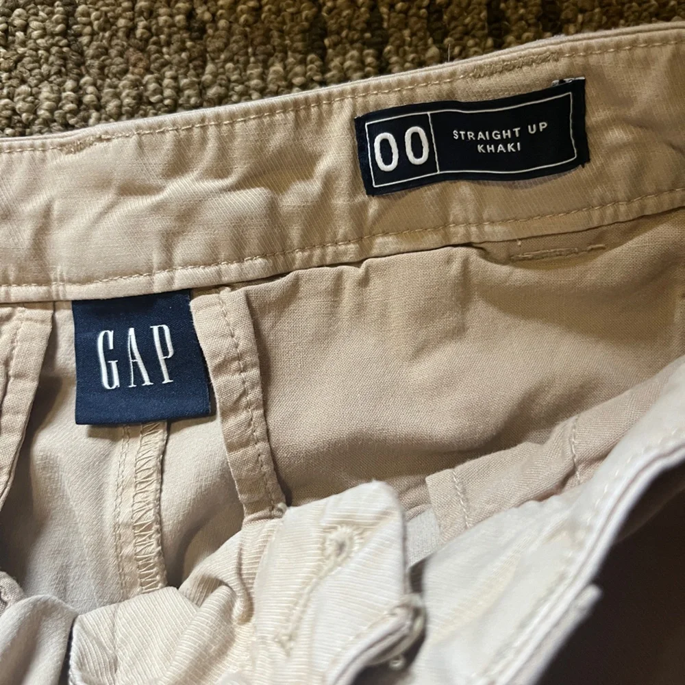 GAP Straight Up Khaki Chinos - Picture 3 of 4